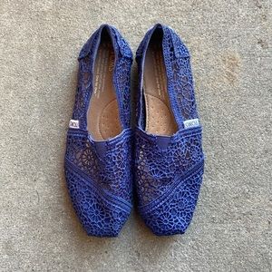 Toms